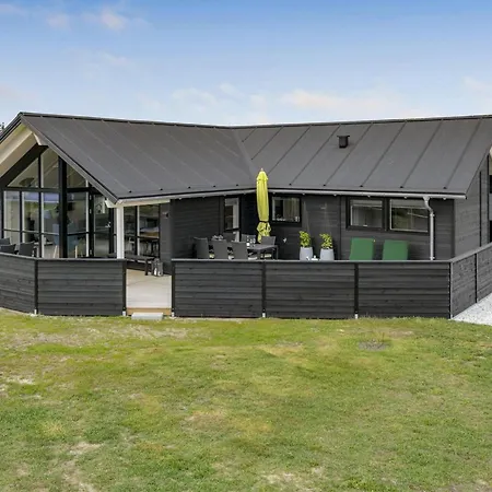 Ina - 1-2km From The Sea By Interhome Feriehus