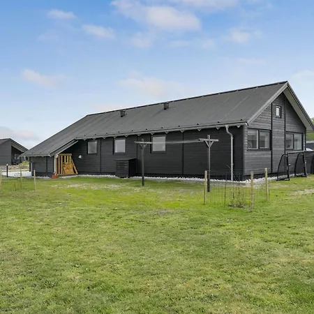 Ina - 1-2km From The Sea By Interhome *